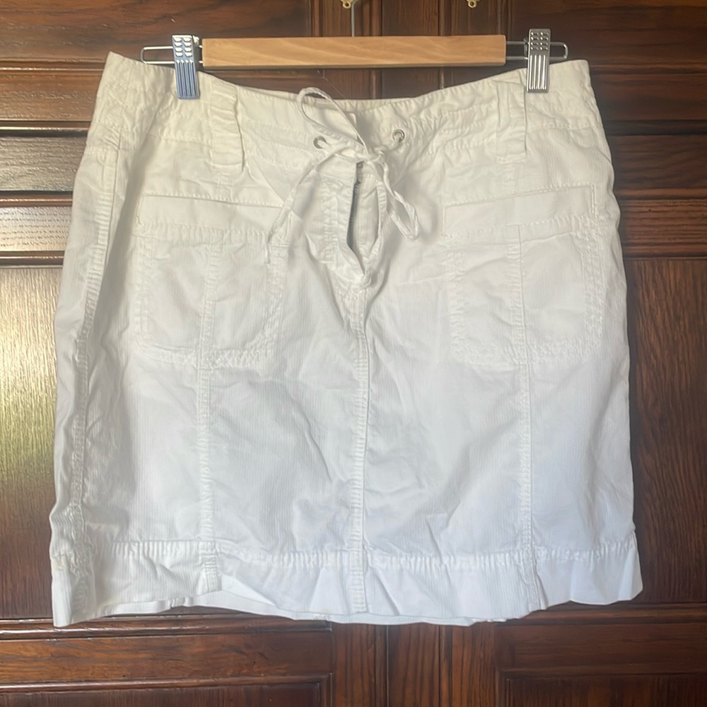 Loft white skirt, excellent condition